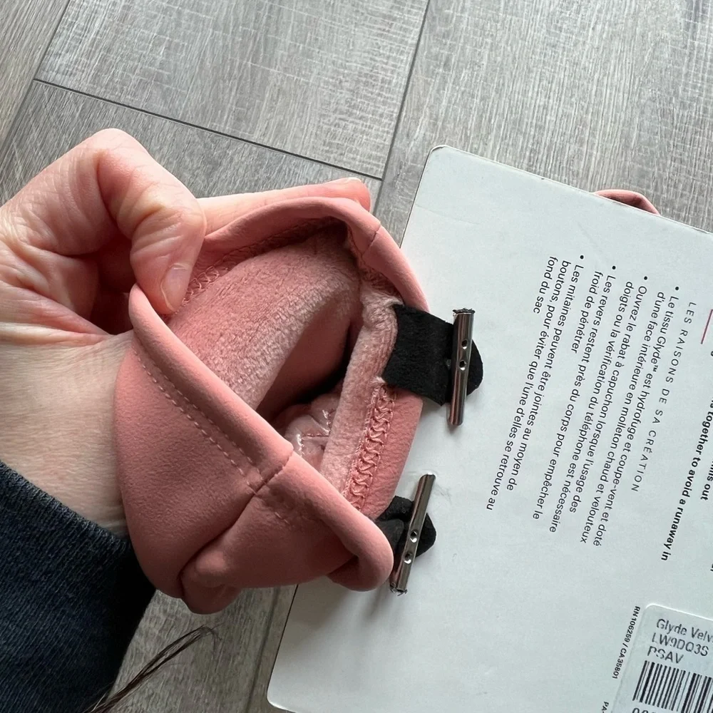 Lululemon Velvet Fleece-Lined Insulated Gloves in Pink Savannah Size M/L
